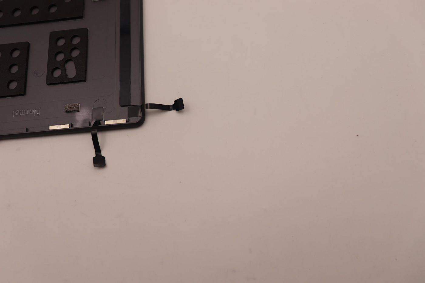 Lenovo COVER LCD Cover L 82QE SG (5CB1J02052)-2
