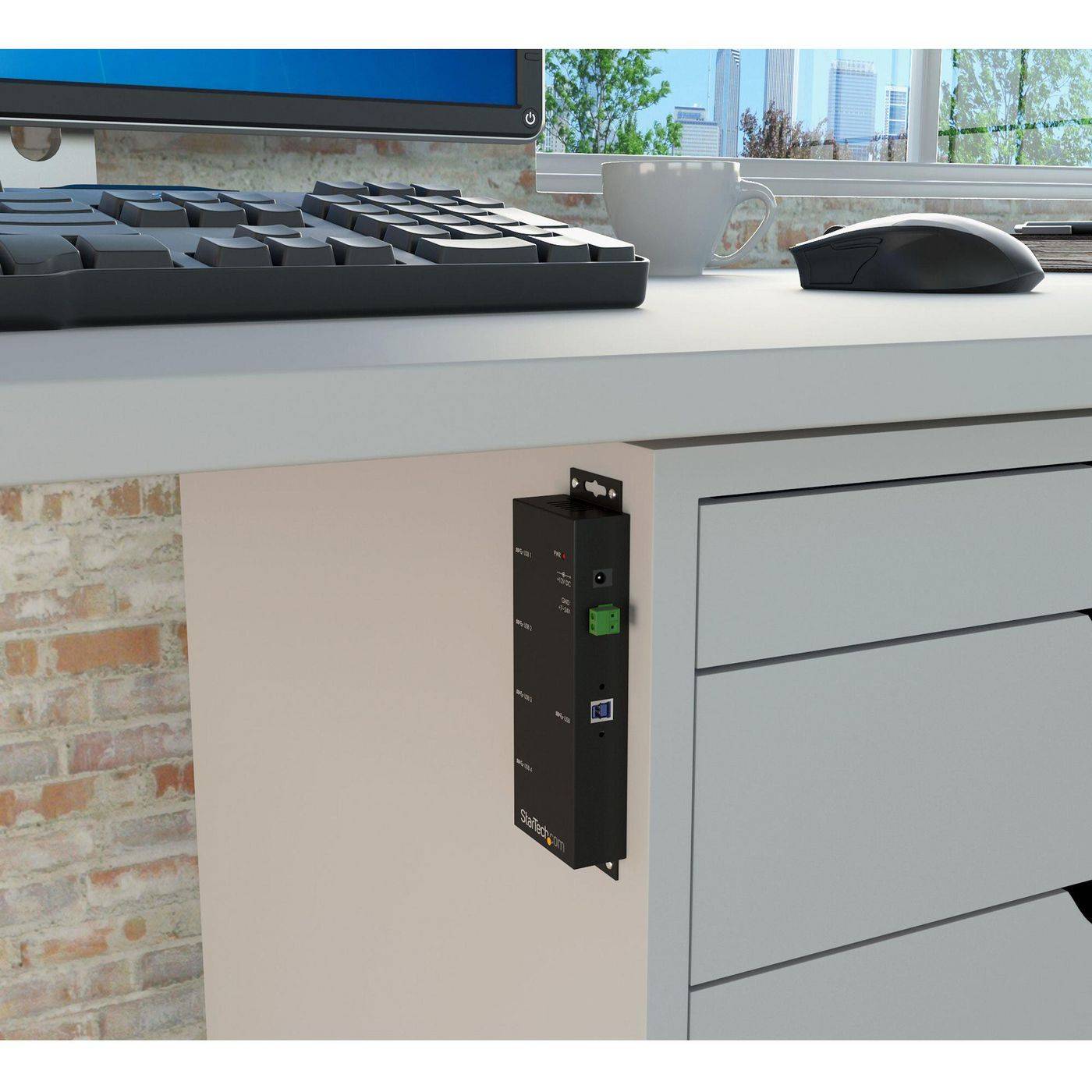 StarTech.com Resistente hub USB 3.0 per settore industriale a 4 porte predisposto per il montaggio ST4300USBM-5