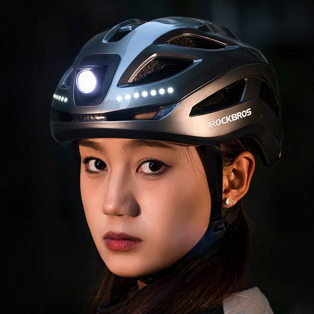 Casco da ciclismo Rockbros ZK-077 con illuminazione multidirezionale integrata, taglia 57–61 cm, nero-1
