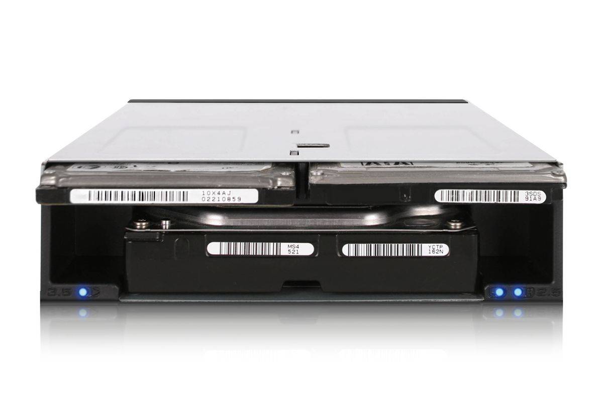 IcyDock flexiDOCK - Docking station SSD o HDD SATA da 2,5" e 3,5" senza vassoio per alloggiamento unitÃƒÆ’Ã‚Â  esterna d-0