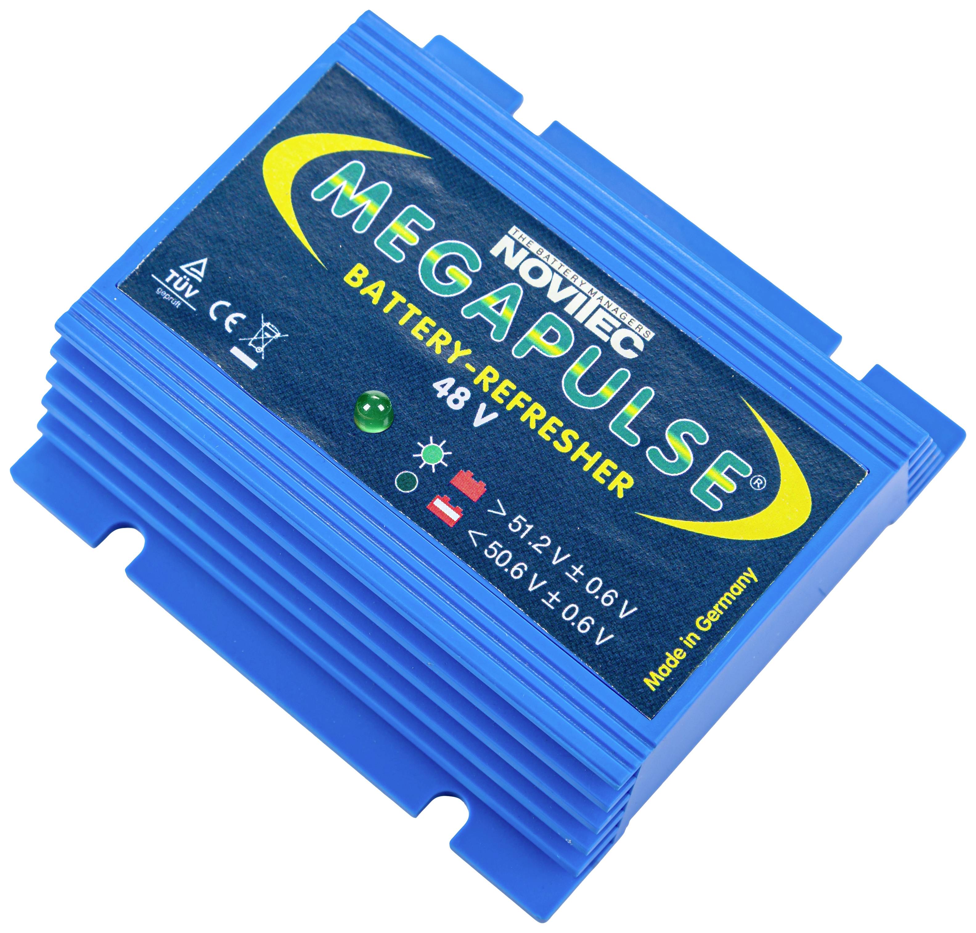 Blauw apparaat met de tekst 'Megapulse Batterijvernieuwer 48V', geproduceerd in Duitsland, toont symbolen voor TÜV-certificering en spanning.