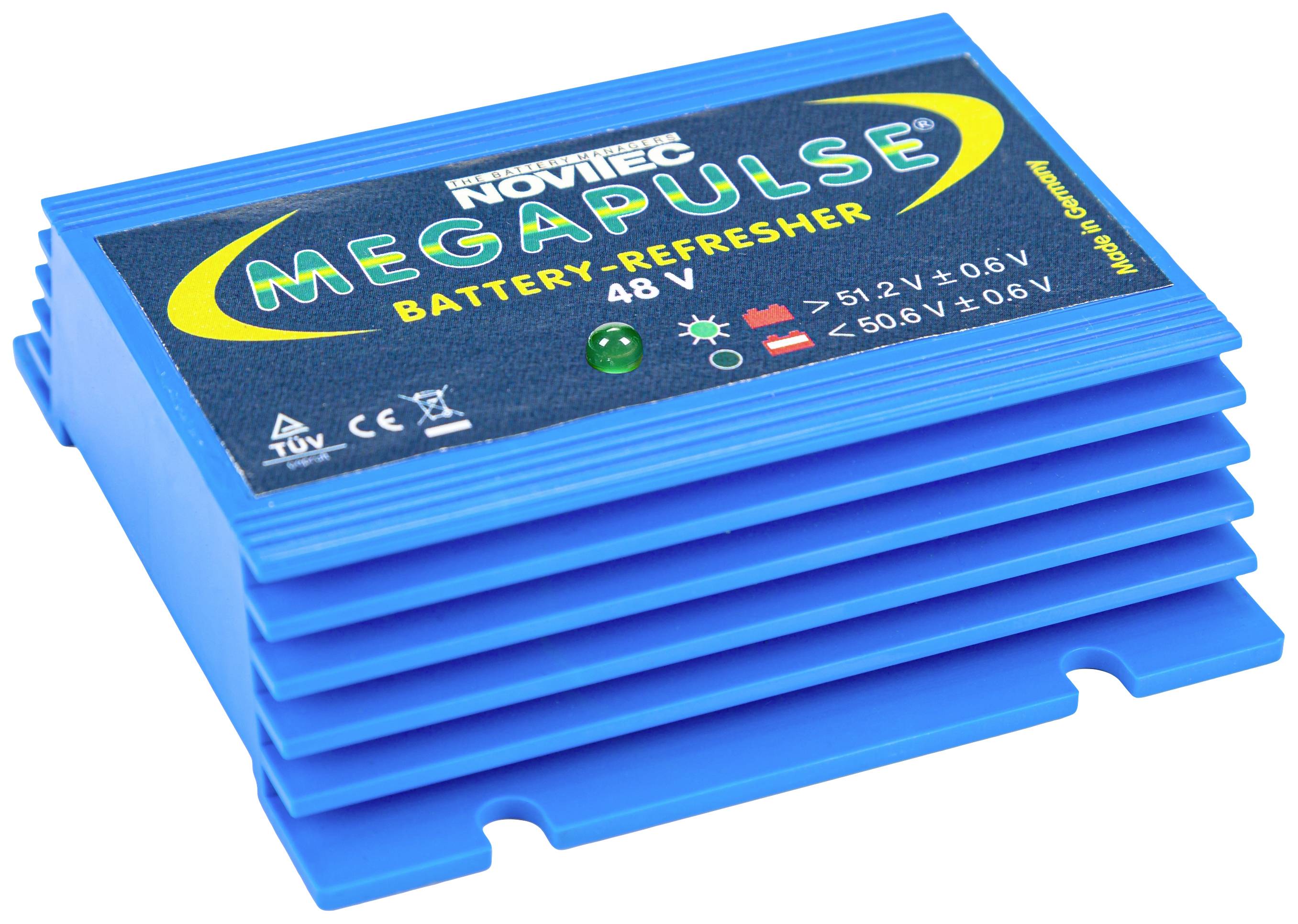 Een rechthoekig, blauw Battery Refresher-apparaat met het opschrift 'MEGAPULSE', een LED en technische specificaties.