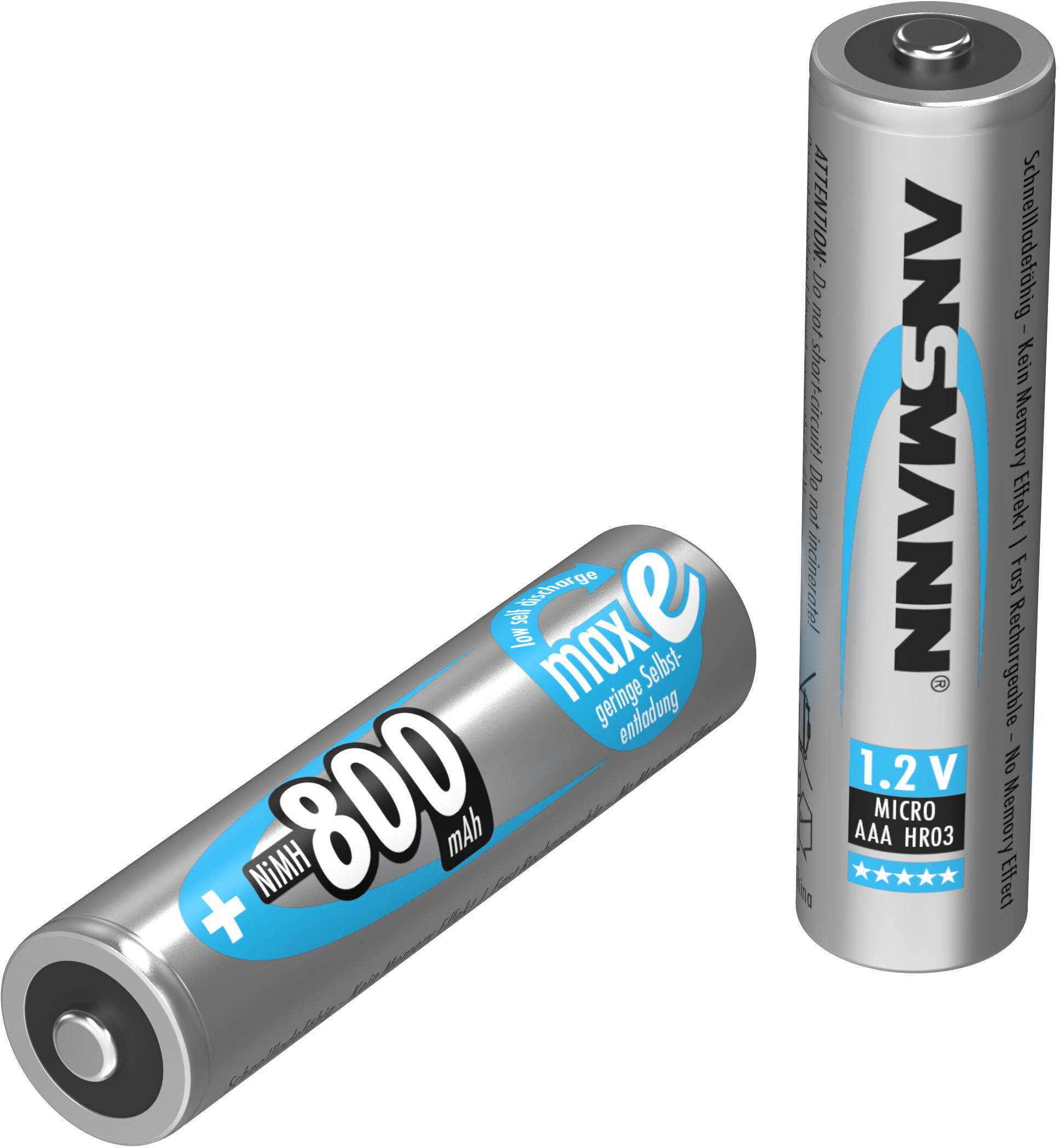 Twee zilveren AAA-batterijen: een ligt, de andere staat. Gemerkt met '800 mAh' en '1.2V'. Merknaam in blauw en zwart.