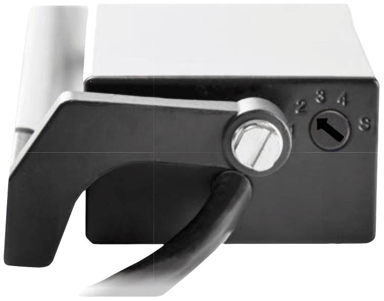 Close-up van een elektronisch apparaat met een draaiknop die is ingesteld op 'instelling 2'. Een kabel is aangesloten op het apparaat.