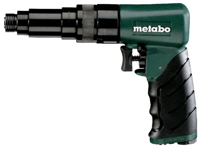Metabo handheld pneumatisch gereedschap met zwart mondstuk en groene pistoolgreep op een witte achtergrond.