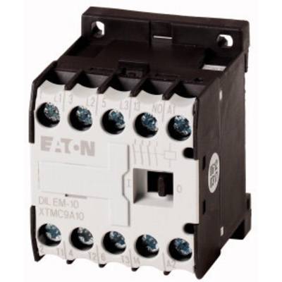 Een elektrische contactor van Eaton met meerdere aansluitklemmen, geschikt voor het besturen van elektromotoren en lasten.
