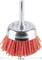 Een borstel met metalen opzetstuk en rode kunststofborstels, diameter 50 mm. Geschikt voor reinigings- of polijstwerkzaamheden.