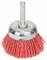Ronde staalborstel met metalen behuizing en rode borstelharen, geschikt voor boormachines. Ideaal voor het schuren en reinigen van oppervlakken.
