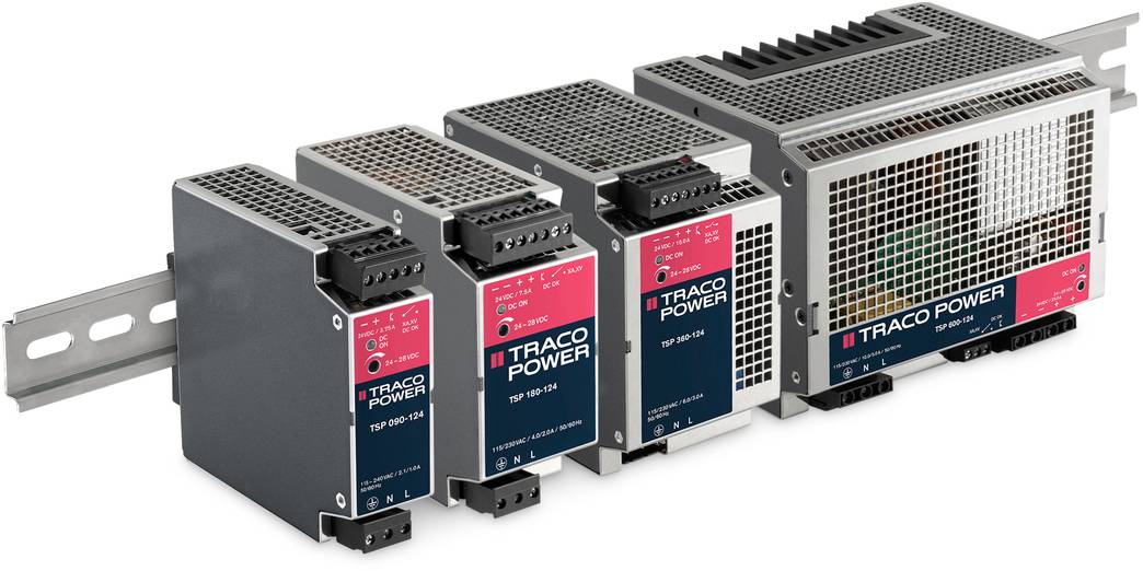 'Vijf schakelvoedingen van Traco Power naast elkaar gemonteerd op een DIN-rail. Elk voedingsapparaat heeft een zwarte behuizing en rode etiketten.'