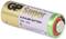 Een GP Super Alkaline Batterij, type 23A, 12V. Gouden en witte behuizing met een rood uiteinde.