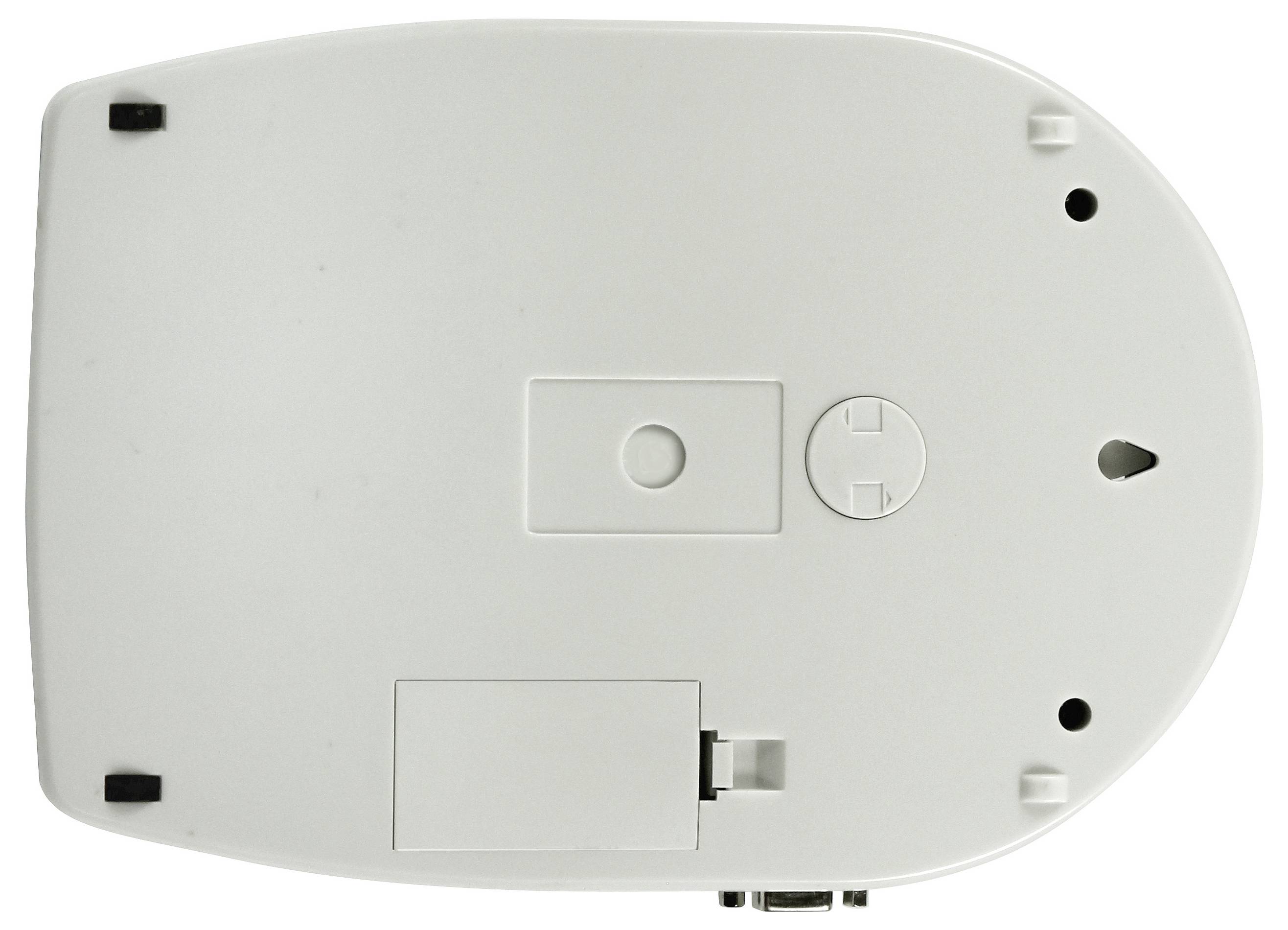 De onderkant van een wit elektronisch apparaat met aansluitingen en batterijvak, onzichtbaar vanuit dit gezichtspunt.