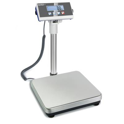 Industriële weegschaal op standaard met digitaal display, met kabelverbinding naar het weegplatform. Display toont gewichtsaanduiding.