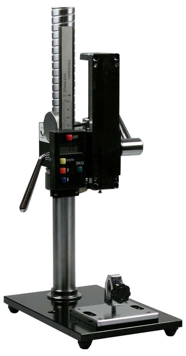 Een meetinstrument met een verticale schuif, schaal, toetsen en hendel. Wordt gebruikt voor metingen of kwaliteitscontrole in laboratoria.