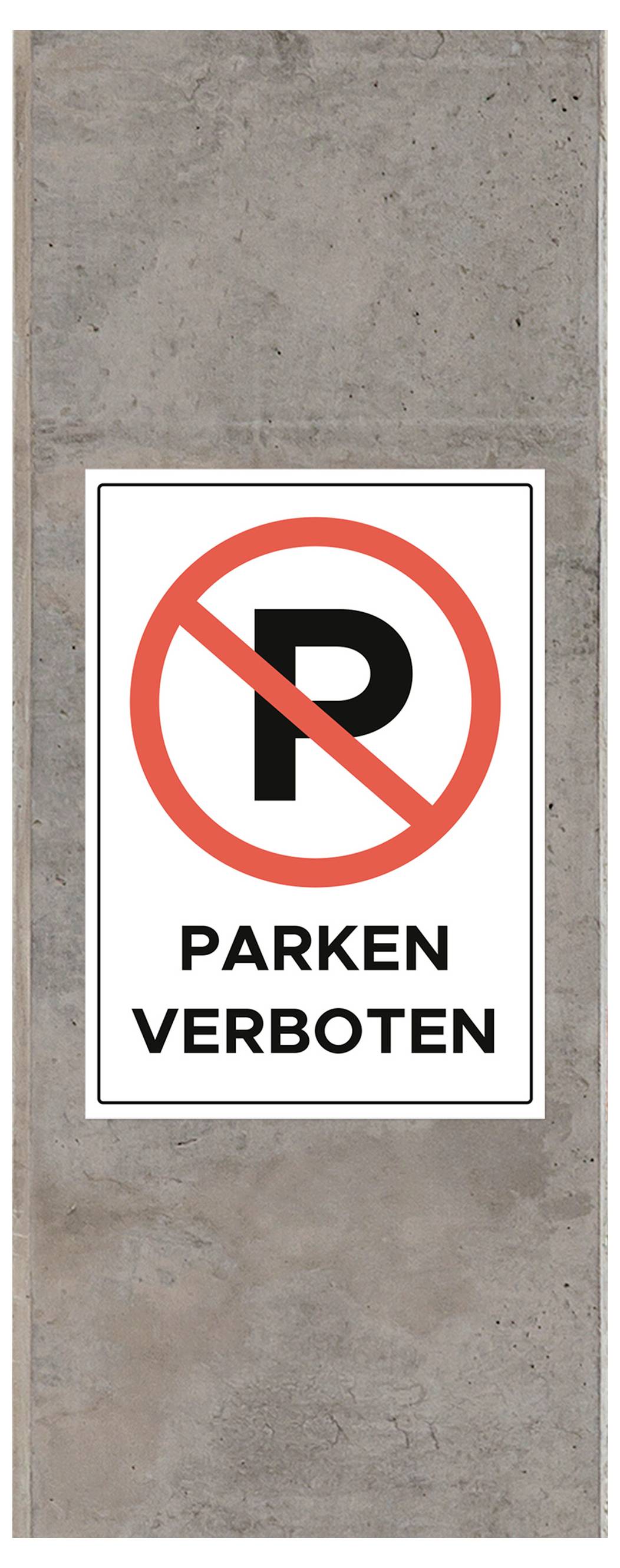 Verkeersbord met een rood verbodssymbool boven de letter P en de tekst 'PARKEREN VERBODEN' aan een betonnenmuur.