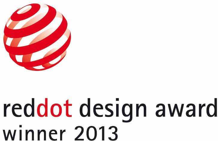Logo van de Red Dot Design Award, winnaar 2013, met een rood puntpatroon in bolvorm.