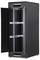 Open zwarte serverrack met meerdere niveaus, geschikt voor het huisvesten van IT-hardware in datacenters.