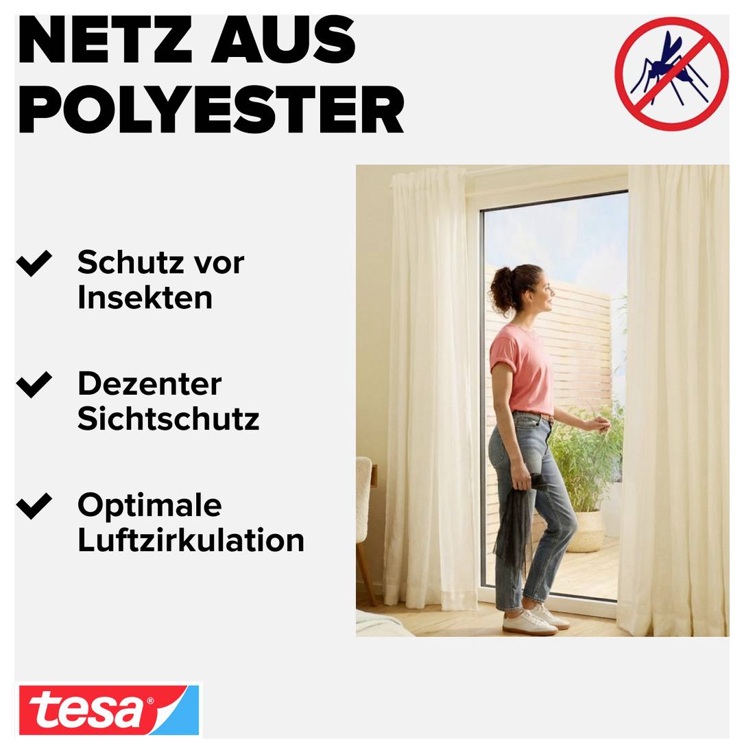 Reclameafbeelding voor 'Net van polyester' met insectenbescherming, discrete privacyscherm en optimale luchtcirculatie; persoon staat bij een deur met vliegengaas.