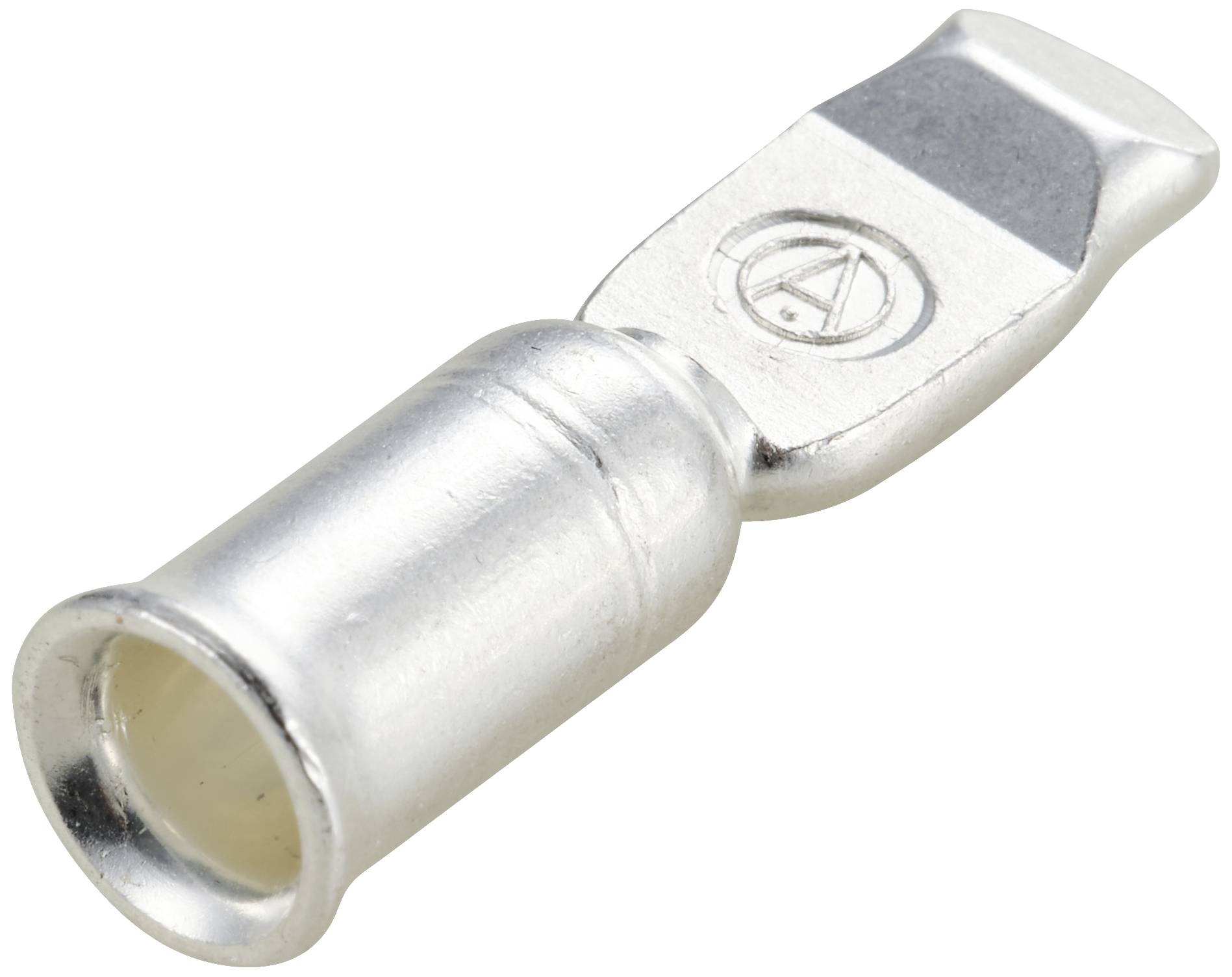 Een zilveren kabelschoen van metaal in close-up. De schoen heeft een platte tong en een cilindrische behuizing voor kabelmontage.