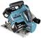 Accubetaalde blauwe en zwarte duikzaag met Makita-logo, twee batterijen en een zwarte handgreep, op een grijs-witte basis.