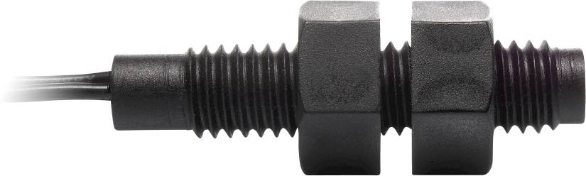 Een zwarte, cilindrische inductiesensor met schroefdraad, verbonden met een kabel. Hij is geschikt voor het detecteren van objecten.