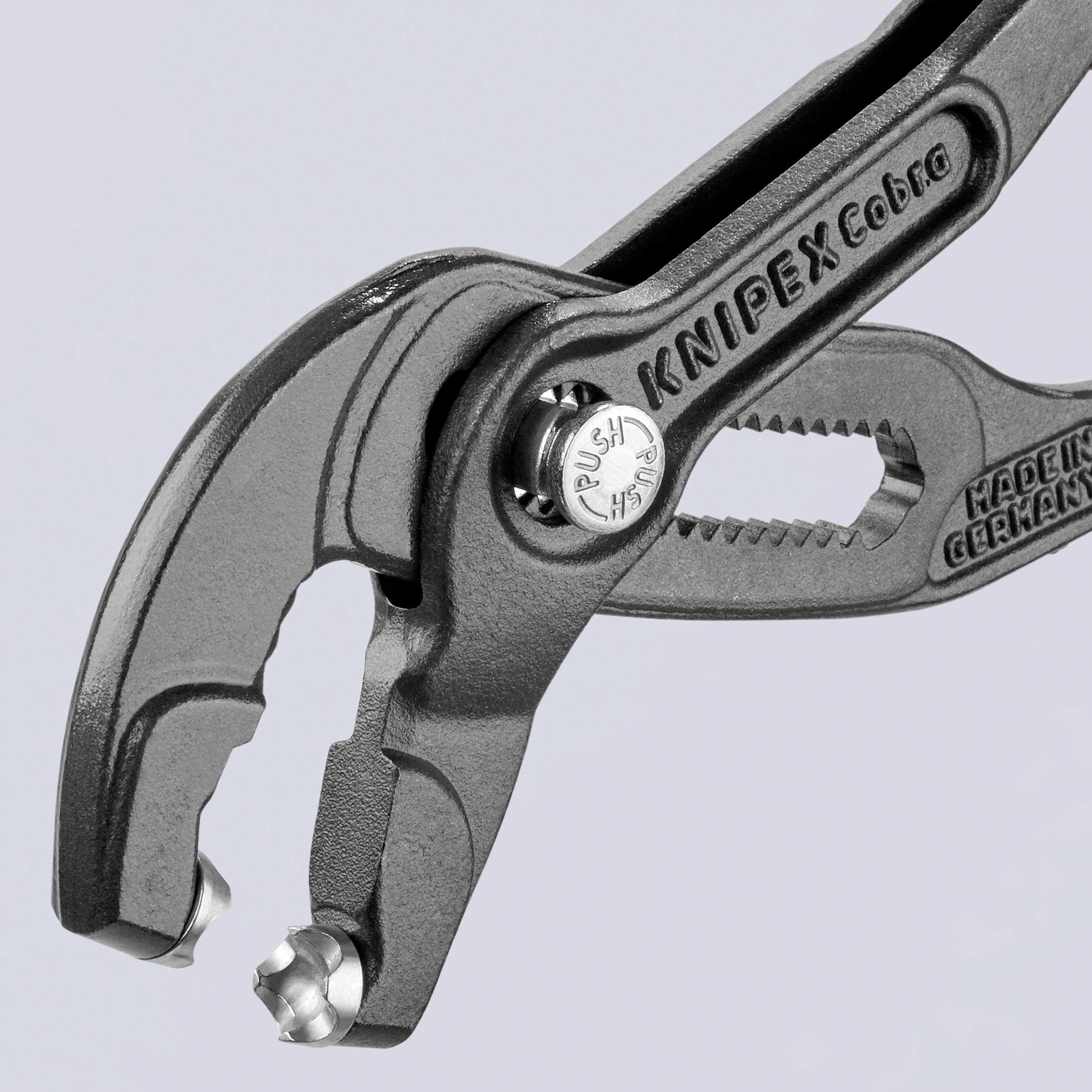 Nijptang van het merk Knipex, model Cobra met drukknop-verstelling, op lichte achtergrond, met nadruk op ergonomisch design en functionaliteit.