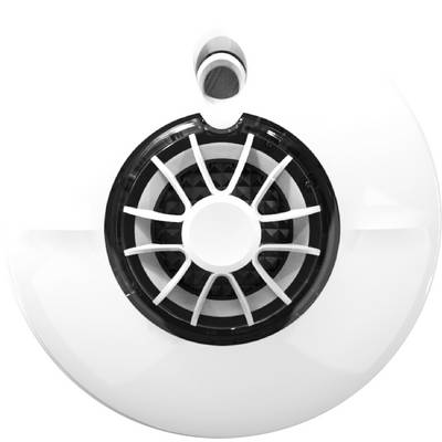 Witte, ronde plafondlamp met modern design. In het midden een zwarte inzet en een omringende roosterstructuur.