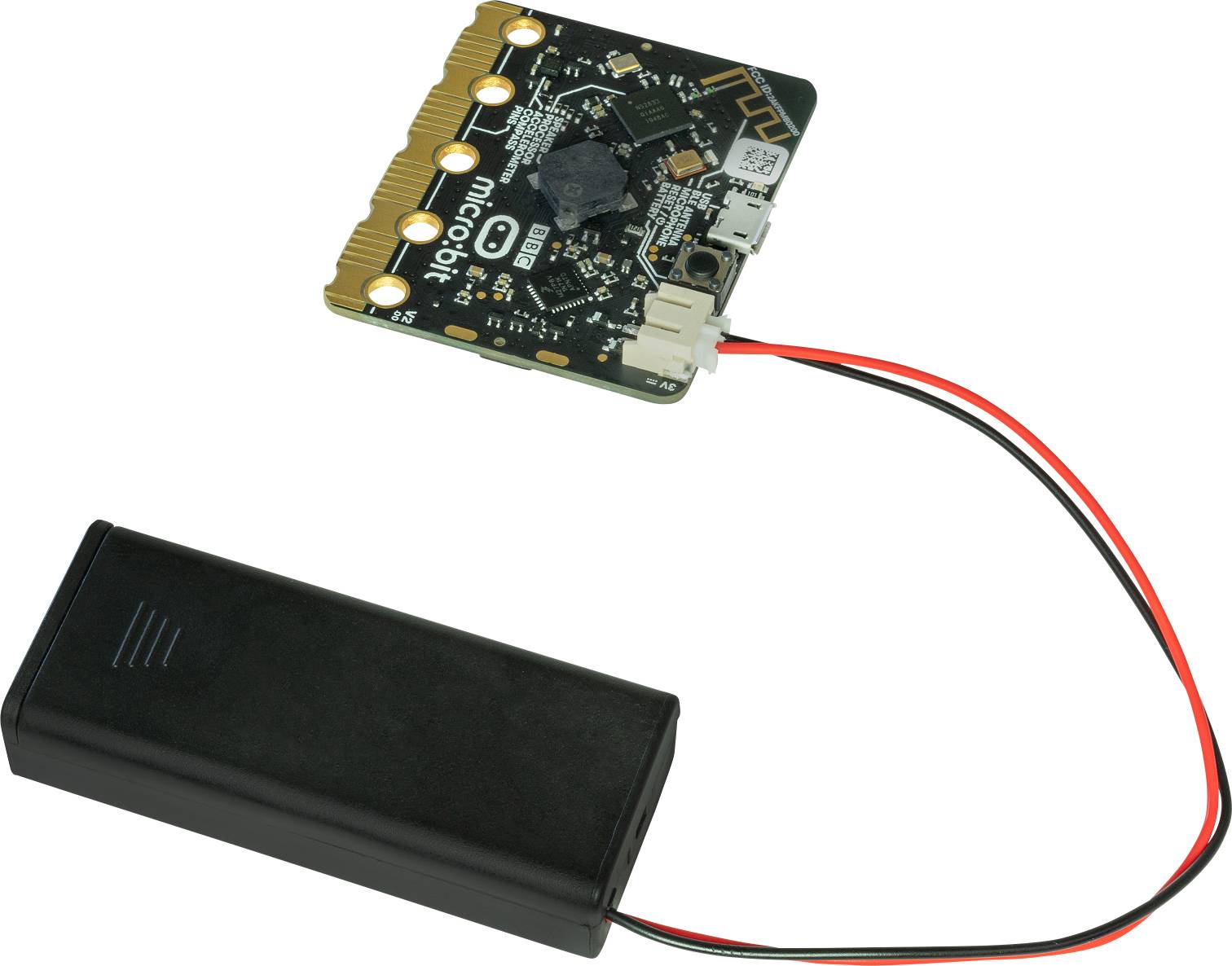 Een elektronische printplaat met batterijhouder, verbonden door rood-zwarte draden. De printplaat heeft meerdere gouden contactpunten.