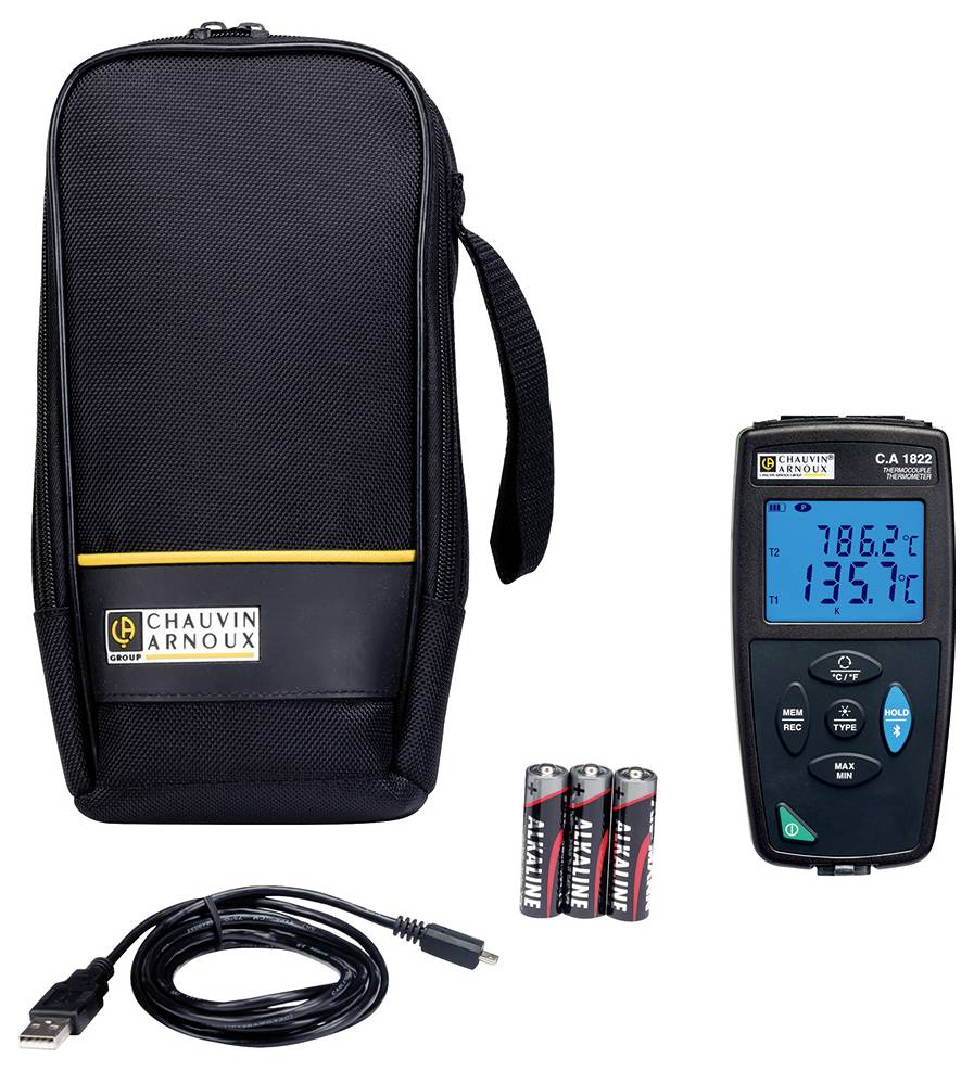 Een digitale thermometer met twee temperatuursensoren toont '78,6°C' en '135,7°C'. Toebehoren: tas, drie AA-batterijen, USB-kabel.