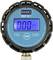 Rond manometer van Hazet voor drukmeting, toont '0.00 BAR' op een blauw display. Meetbereik: 0-12 bar.