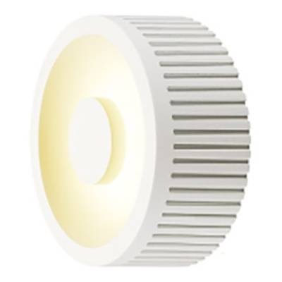 Witte, ronde LED-lamp met een geribde structuur aan de zijkant. Het licht straalt gelijkmatig naar voren.