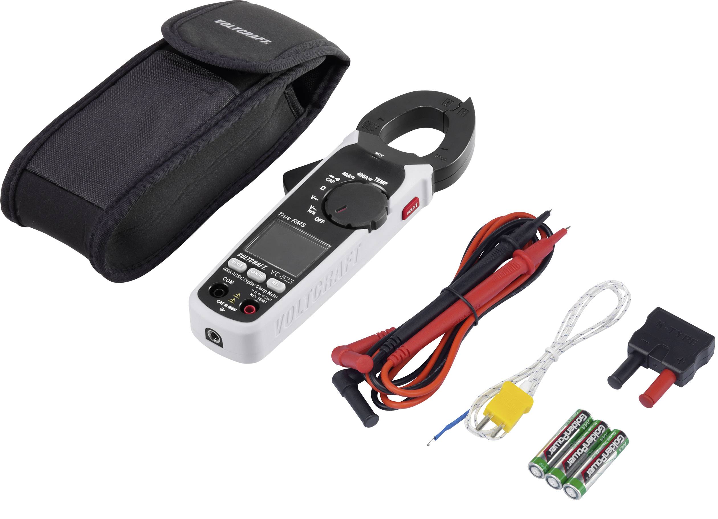 Een stroomtangmeter met meetsnoeren, beschermtas, drie AA-batterijen en een temperatuursensor.