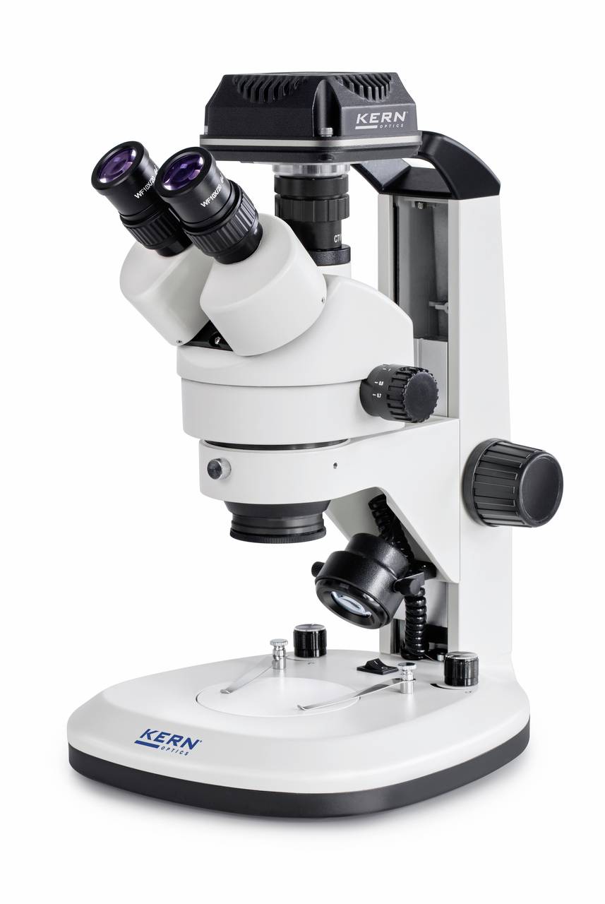 Een wit stereomicroscoop met twee oculairs en meerdere stelknoppen, geschikt voor wetenschappelijk onderzoek.