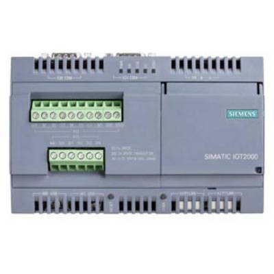 Een SIMATIC IoT2000 Gateway-apparaat van Siemens, behuizing in het grijs met groene aansluitingen, gebruikt voor industriële automatisering.