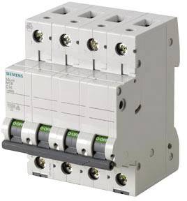 Een vierpoolse installatieautomaat van Siemens, model 5SL6, geschikt voor gebruik in elektrische schakelingen ter beveiliging.