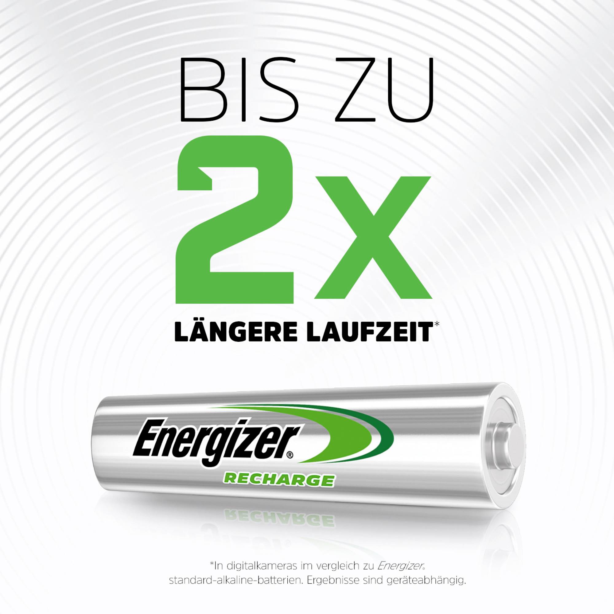 'Tot 2x langere levensduur' boven een zilveren batterij met 'Energizer Recharge'-logo, witte gestructureerde achtergrond.