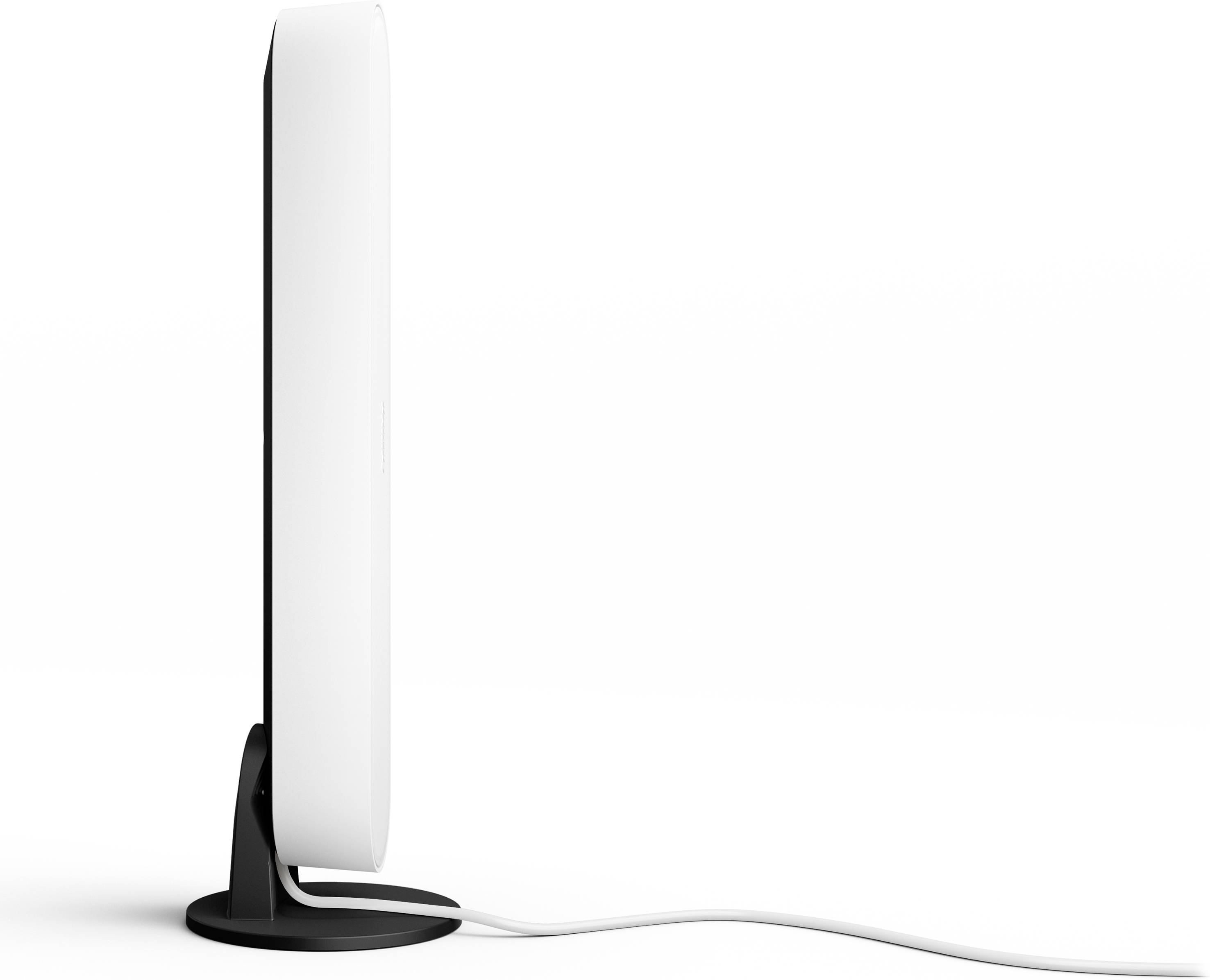 Zijaanzicht van een moderne, dunne monitor op een zwarte standaard. Een kabel is aan de achterkant aangesloten.