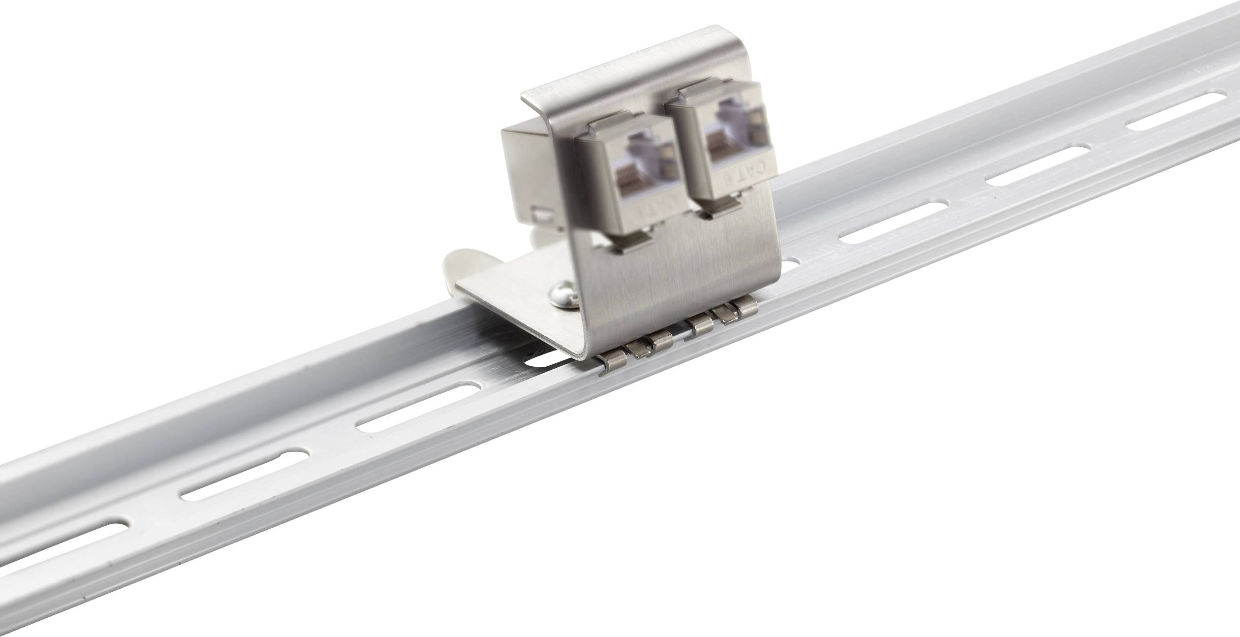 Metalen rail met een rechthoekige connector gemonteerd, die mechanische stabiliteit en elektrische verbinding biedt.