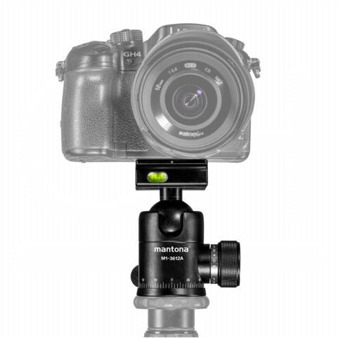 Camera gemonteerd op statieverkopstuk, merk 'mantona' zichtbaar.