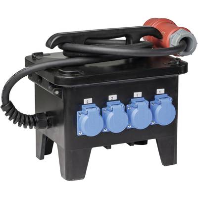 Een zwarte elektriciteitsverdeler met vier blauwe stopcontacten en een dik elektriciteitssnoer met een rode stekker aan de bovenkant.