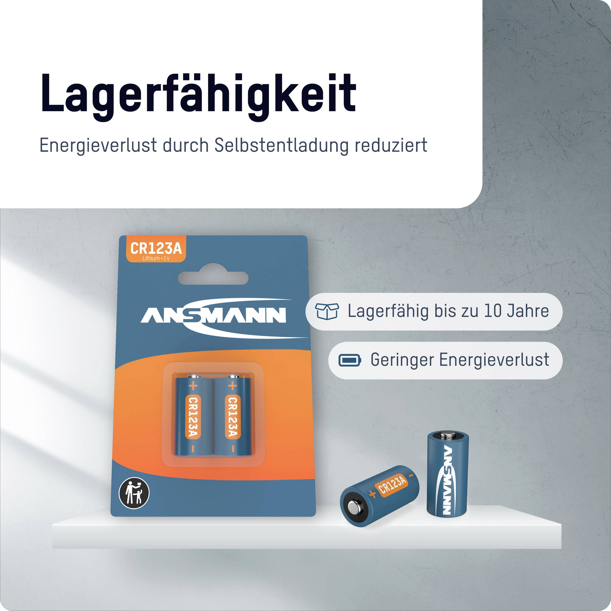 'Productverpakking met twee CR123A batterijen van ANSMANN. Tekst: Houdbaar tot 10 jaar, Gering energieverlies, Energieverlies door zelfontlading gereduceerd.'