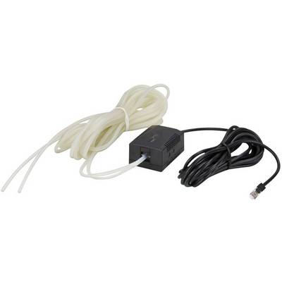 Een zwart apparaat met aangesloten Ethernet-kabel en transparante slang voor verbinding in netwerkomgevingen.