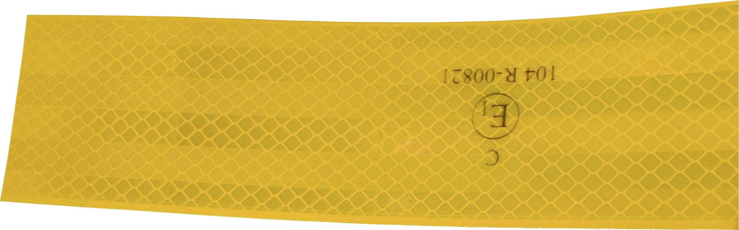 Geel reflecterend lint met rasterpatroon en opschrift '104 R-00821 E3'.