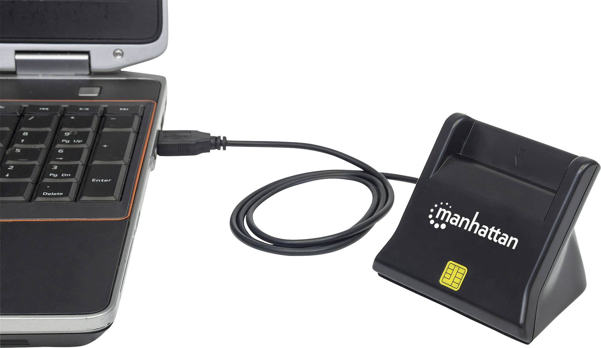 USB-kaartlezer van Manhattan aangesloten op een laptop, klaar voor gebruik.