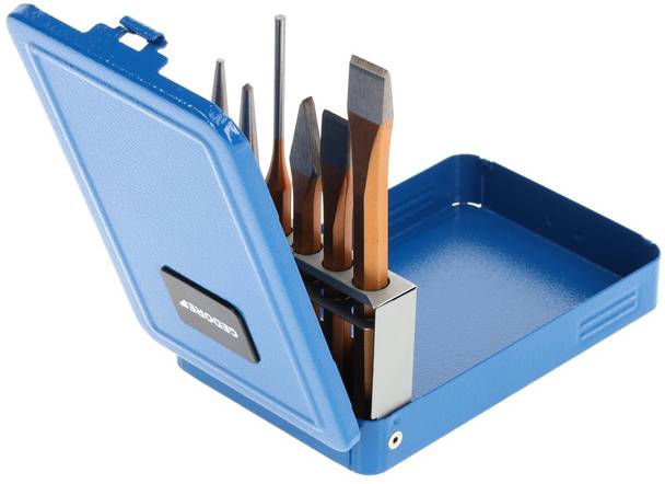 Een set beitels en punthamers in een geopende blauwe kunststof etui. De set bestaat uit zes gereedschappen in verschillende formaten.