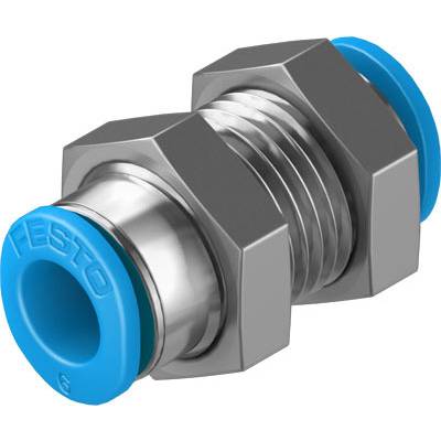 Metalen buisverbinder met blauwe uiteinden, geaccentueerde schroefdraadstructuur. Gereedschap voor verbindingen in pneumatische systemen.