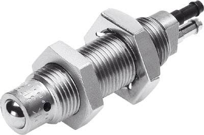 Een zilveren bougie met schroefdraad en middengeleider, geschikt voor automotoren.