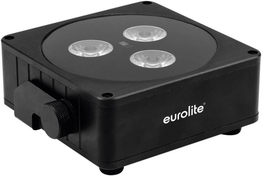 Zwarte, vierkante LED-schijnwerper met drie ronde lampen en de opdruk 'eurolite' aan de voorkant. Geschikt voor podiumverlichting.
