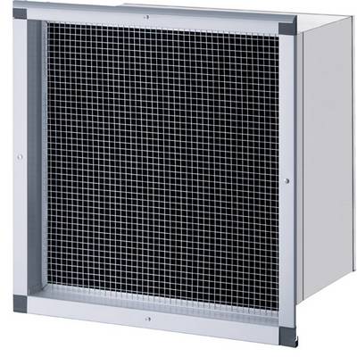 Metalen rooster voor een rechthoekige ventilatieopening in een industriële omgeving.