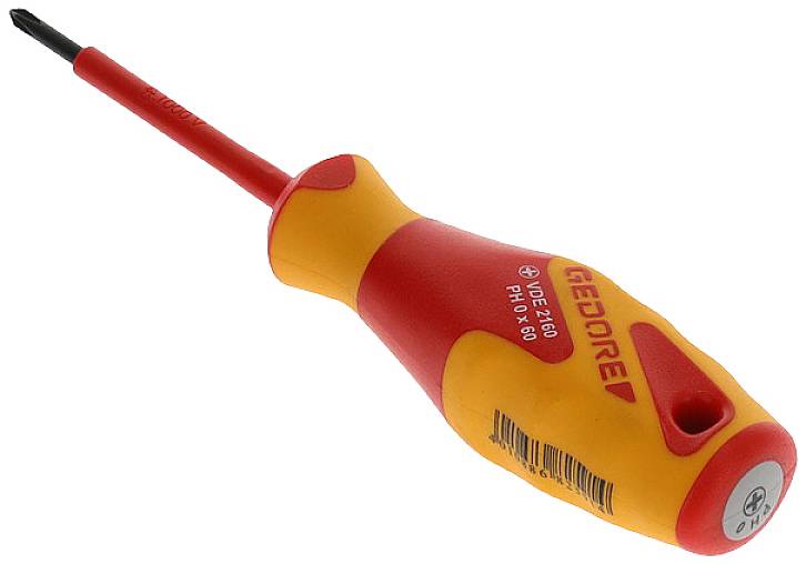 Een schroevendraaier met geïsoleerde geel-rode handgreep, geschikt voor elektrowerkzaamheden. Merk 'Gedore' zichtbaar op de handgreep.