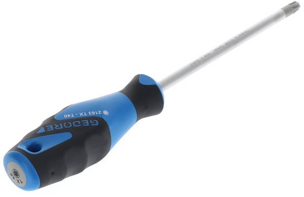 Een blauwe en zwarte schroevendraaier met een lange steel en ergonomische handgreep ligt op een witte achtergrond.